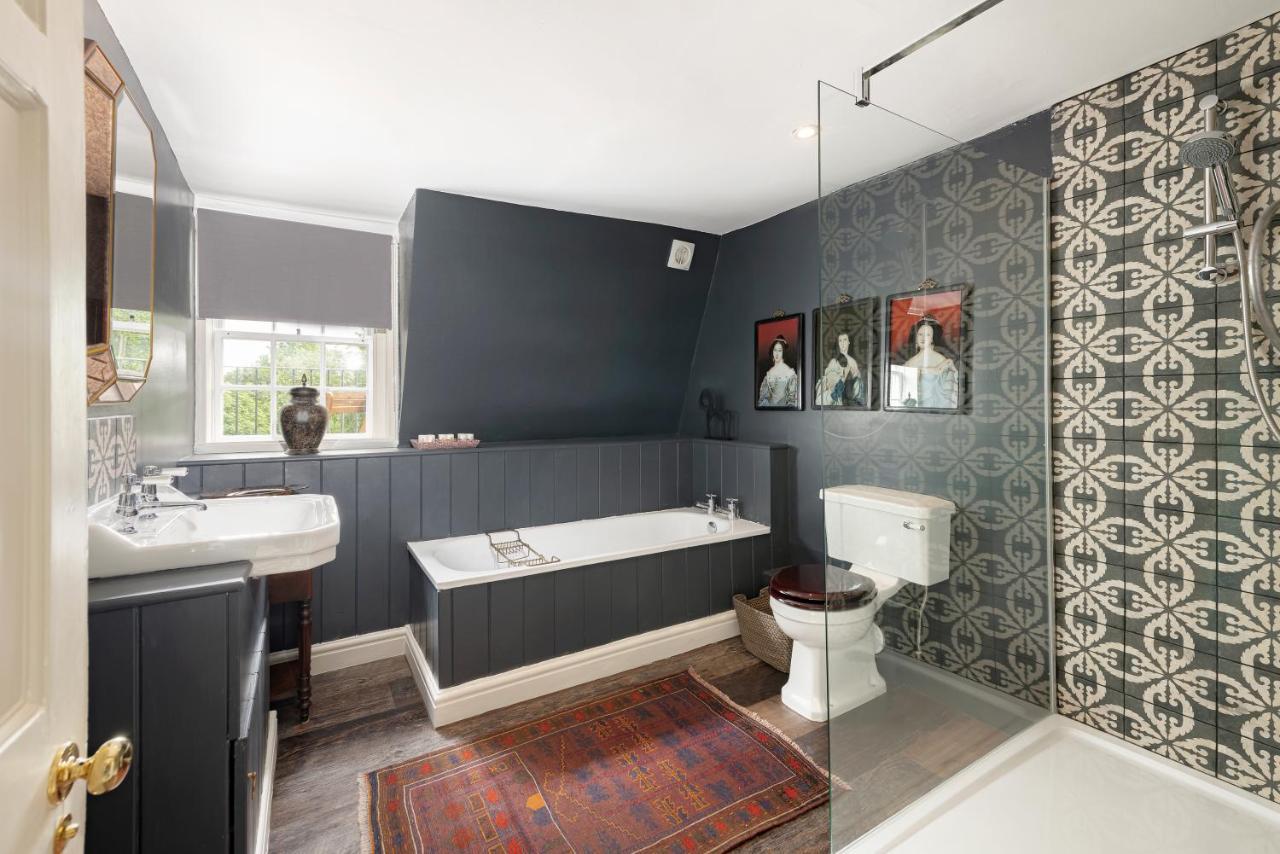 Central Apartment With Private Parking Bath Extérieur photo