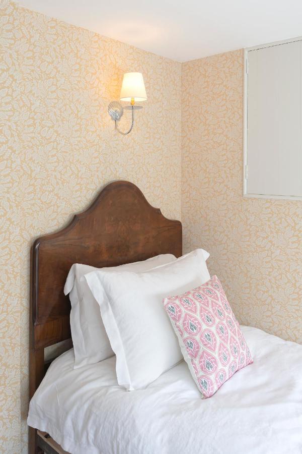 Central Apartment With Private Parking Bath Extérieur photo